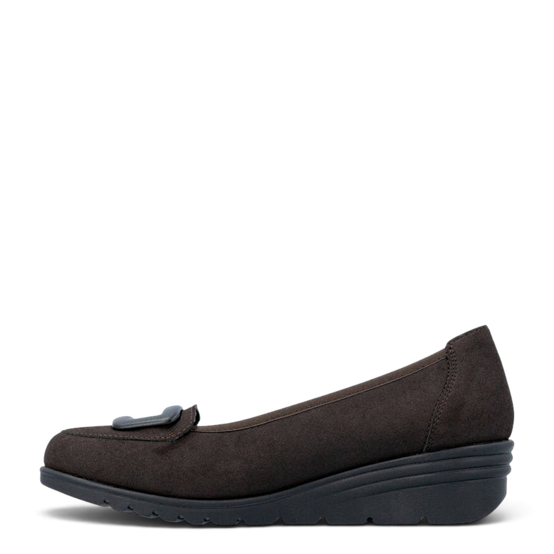 ada-shoes.ro brown suede casual shoes with a comfortable wedge sole and decorative detail on the toe