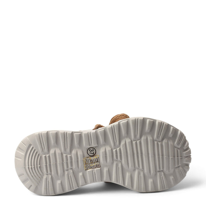 ada-shoes.ro Franco Gerardo brown suede sneakers showing the textured white flexible rubber sole with tread pattern