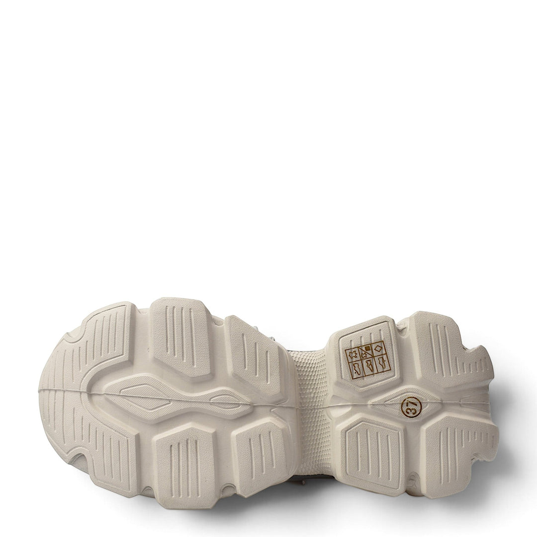ada-shoes.ro Franco Gerardo Y5758 sneakers showing the textured beige rubber sole with a chunky, flexible design.