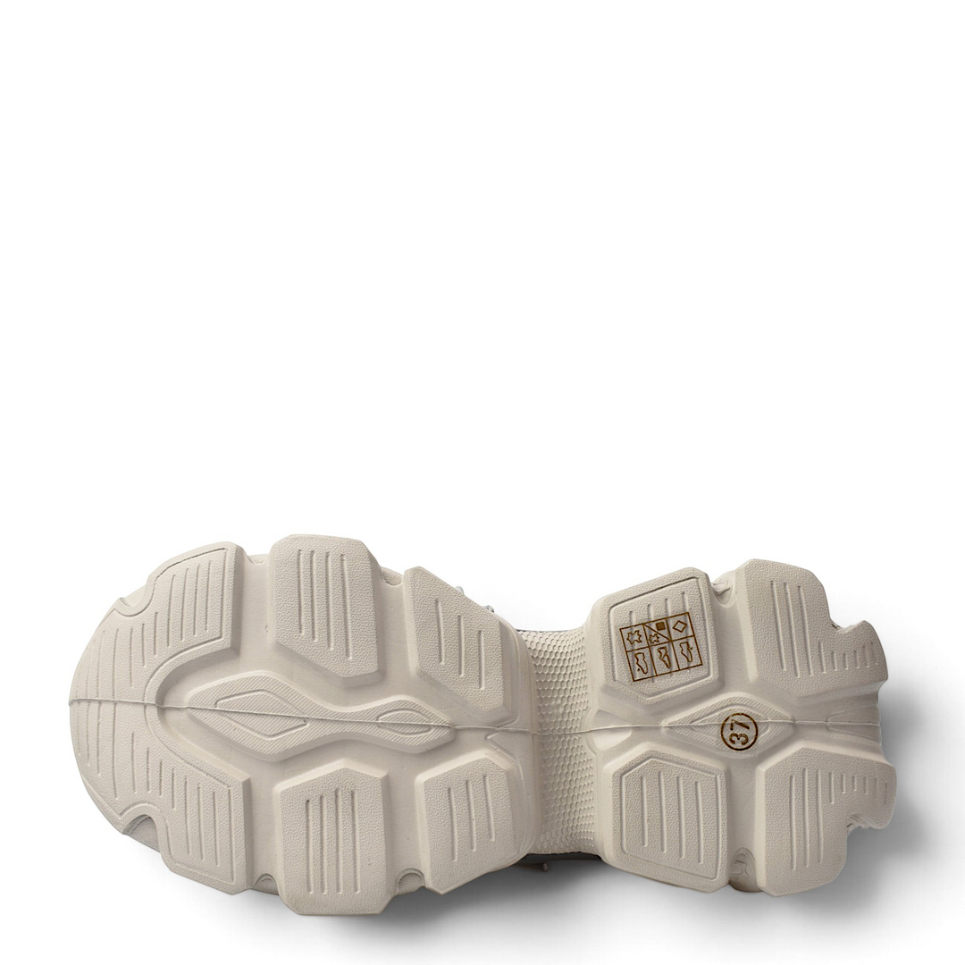 ada-shoes.ro Franco Gerardo Y5758 sneakers showing the textured beige rubber sole with a chunky, flexible design.
