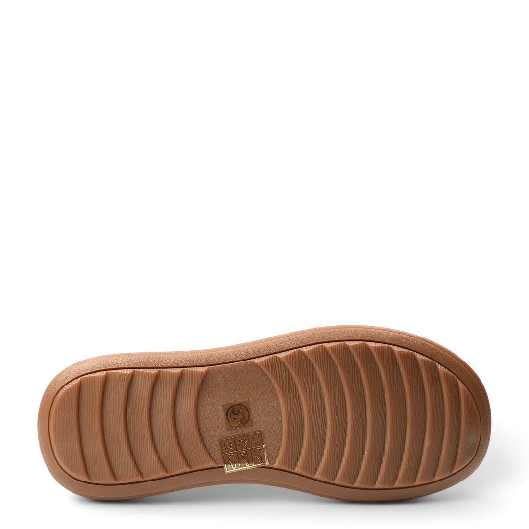ada-shoes.ro green suede casual shoe sole with flexible brown tread pattern for stability