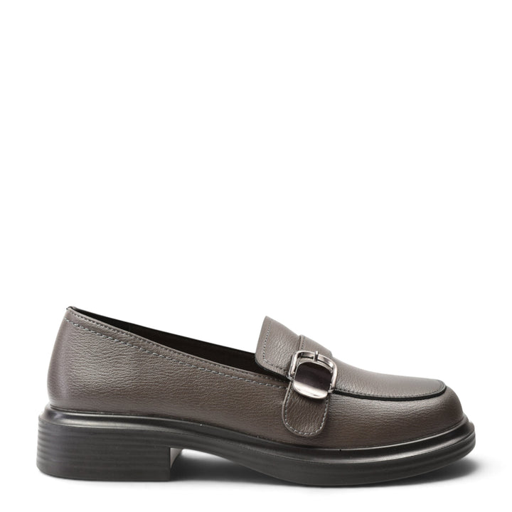 ada-shoes.ro Anna Viotti grey leather casual loafers with a silver buckle detail and a thick black sole