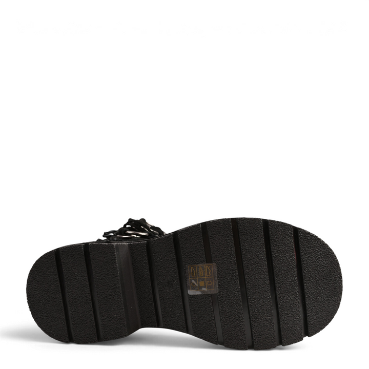 ada-shoes.ro Karisma black suede boot showing the thick, lugged track sole for traction and durability.