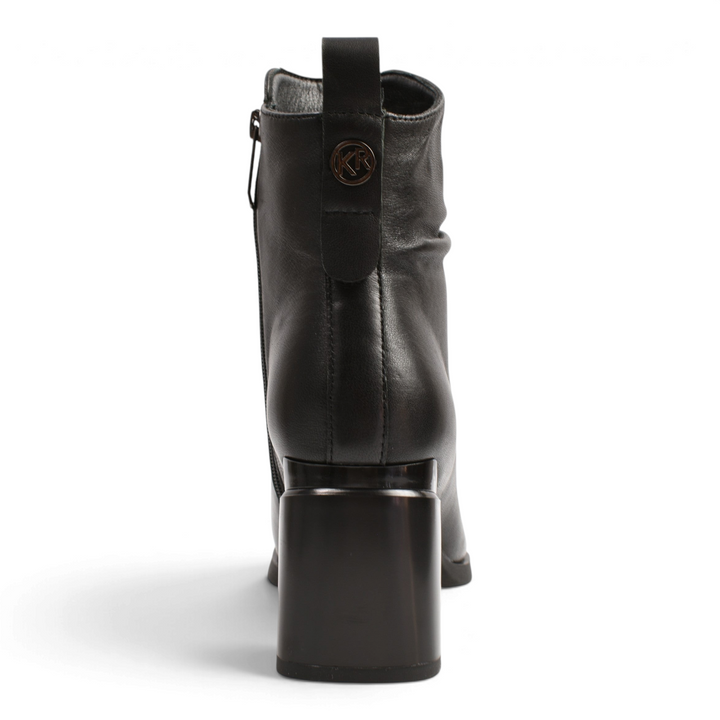 ada-shoes.ro Karisma black leather ankle boots with a sculpted block heel and back pull tab, rear view.