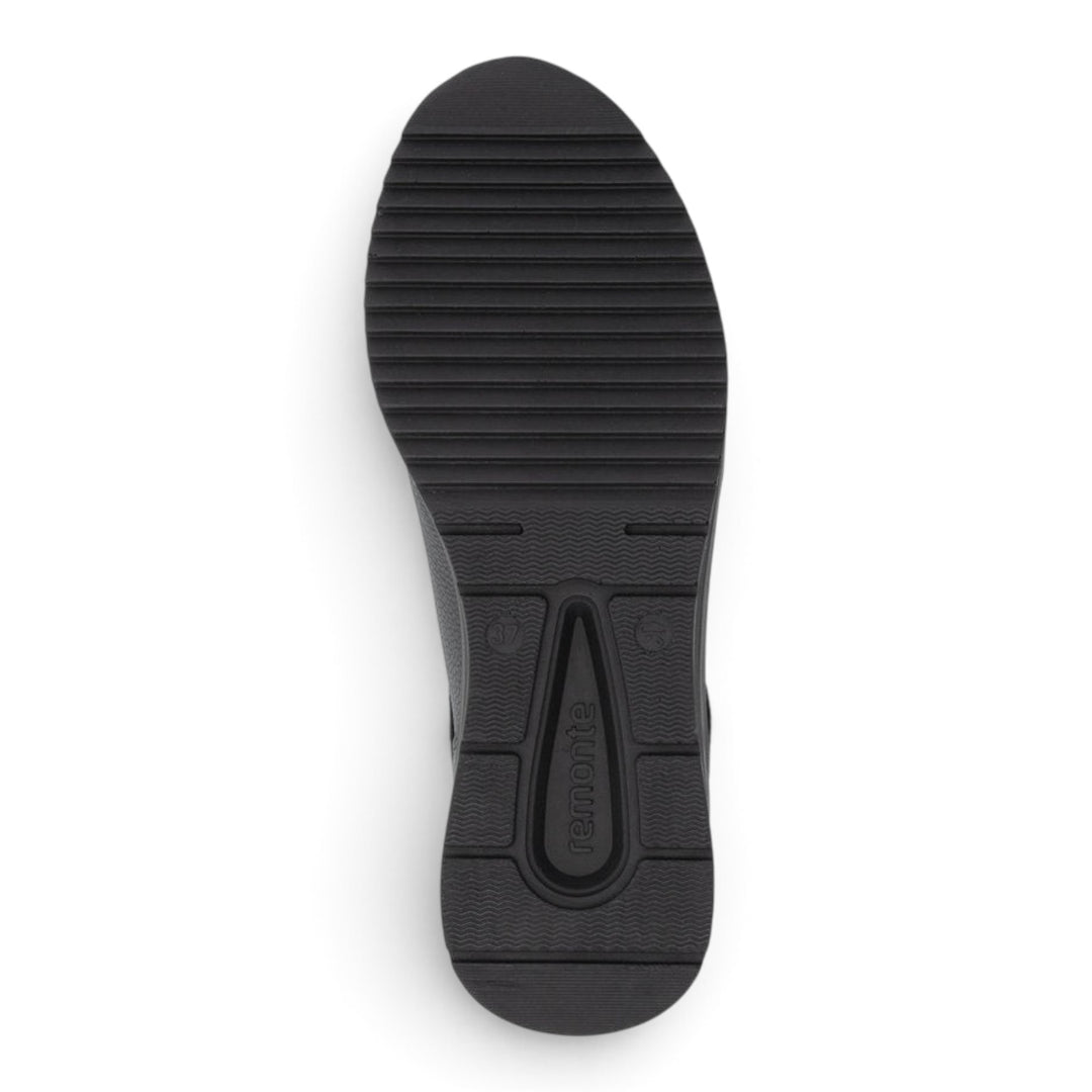 ada-shoes.ro Remonte D0T77-00 black winter boot sole with textured tread pattern for grip and stability