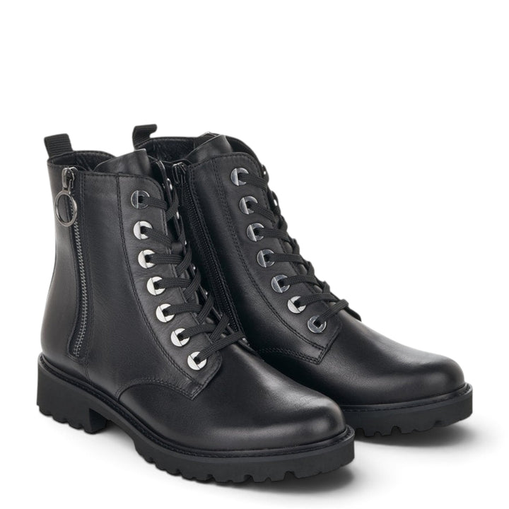 ada-shoes.ro Remonte black leather ankle boots with side zippers, laces, and a durable lug sole for casual wear.
