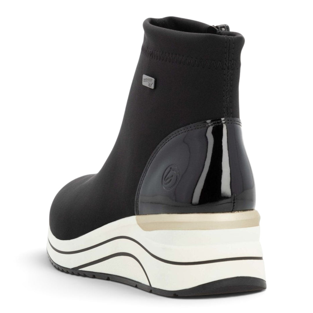 ada-shoes.ro Remonte TEX black ankle boots with water-resistant fabric, felt lining, and a supportive wedge sole.