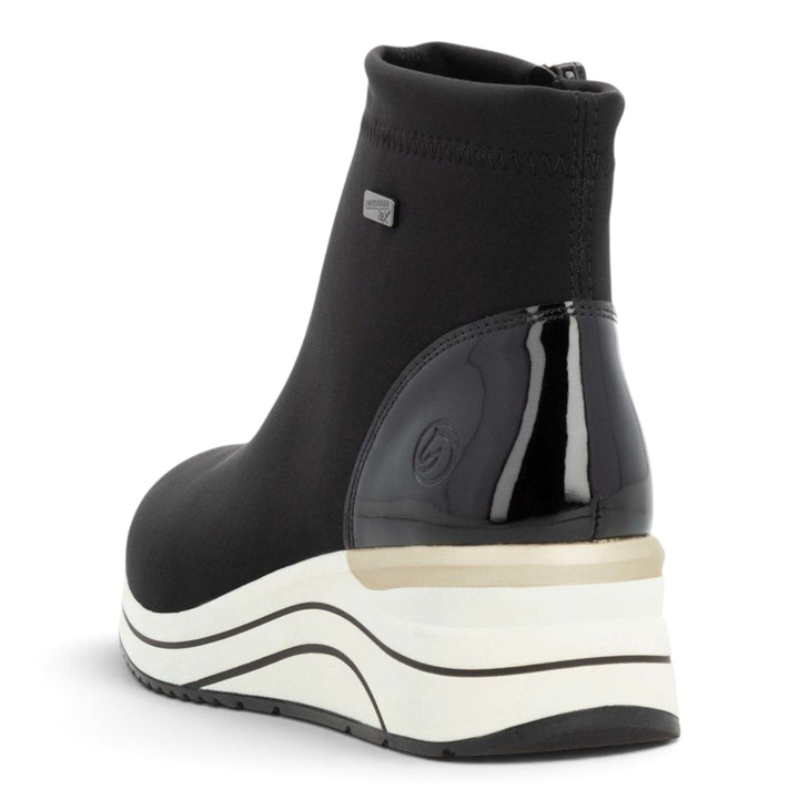 ada-shoes.ro Remonte TEX black ankle boots with water-resistant fabric, felt lining, and a supportive wedge sole.