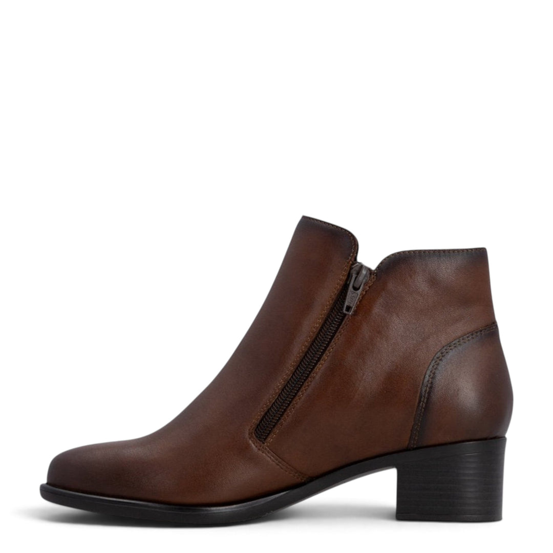 ada-shoes.ro Remonte brown leather ankle boots with a block heel and side zipper closure