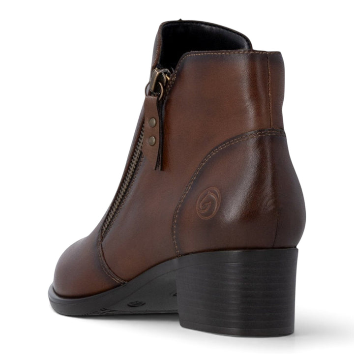 ada-shoes.ro Remonte brown leather ankle boots with block heel and side zipper closure, rear view.