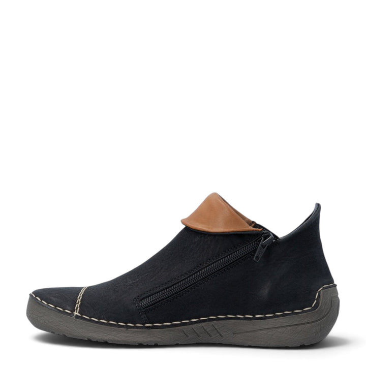 ada-shoes.ro Rieker black faux leather ankle boots with side zipper, felt lining, and comfortable round toe design.