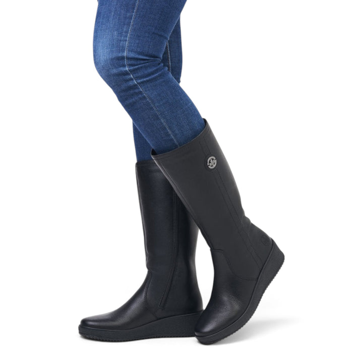 ada-shoes.ro Rieker black faux leather casual boots with wool lining, back zipper for calf width adjustment, and flat sole