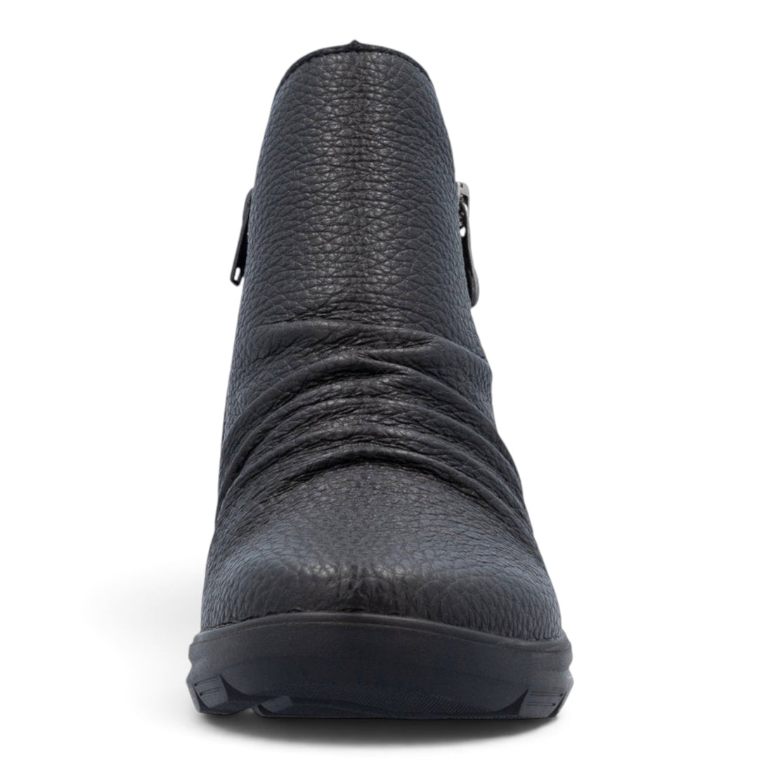 ada-shoes.ro Rieker black leather ankle boots with a textured finish and side zipper for casual winter wear.