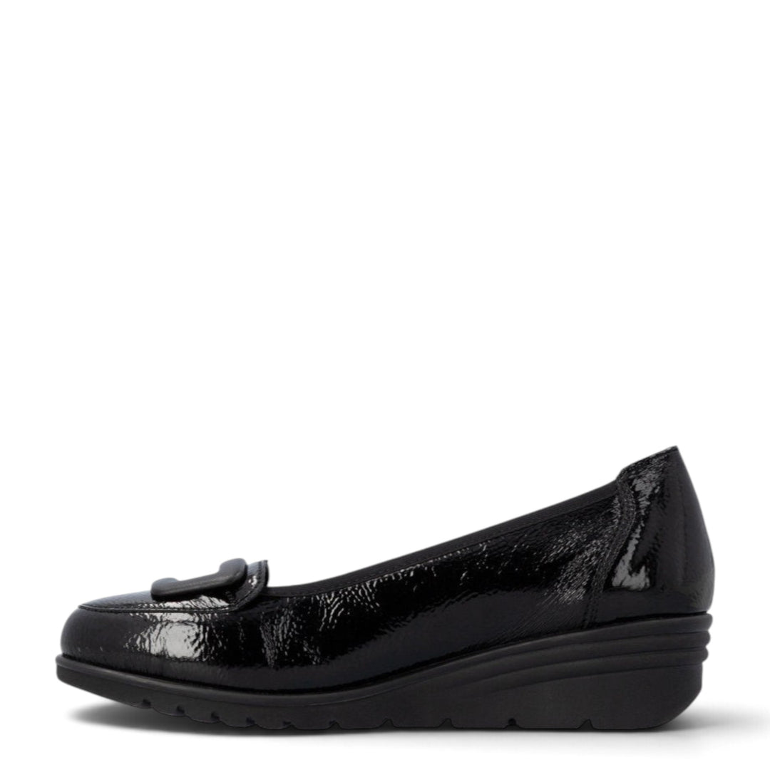ada-shoes.ro Rieker black patent leather casual wedge shoes with decorative detail and flexible sole