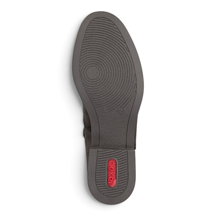 ada-shoes.ro Rieker dark brown boot sole with textured grip pattern and red logo detail