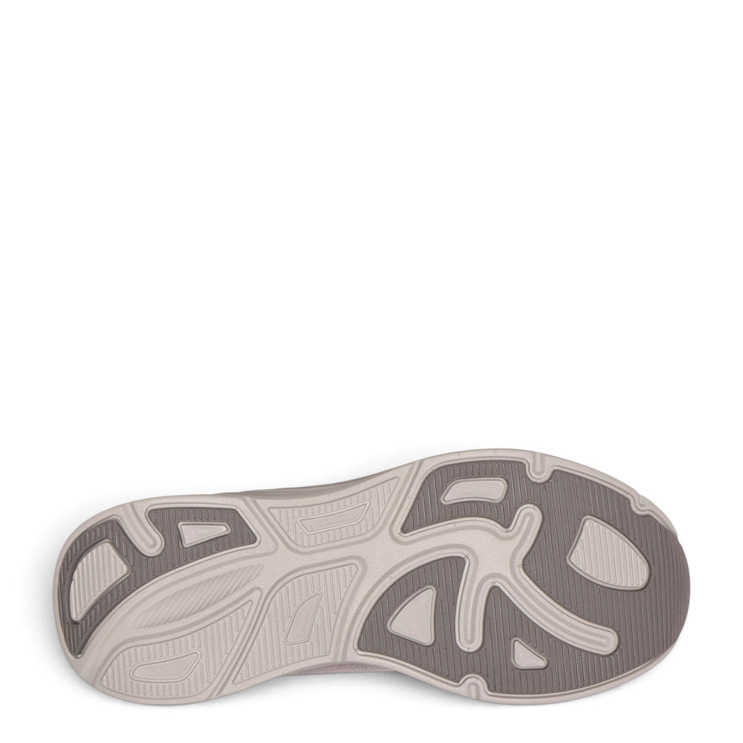 ada-shoes.ro Skechers Bobs Skillz Airy Stride sneaker showing the durable, patterned rubber outsole for grip