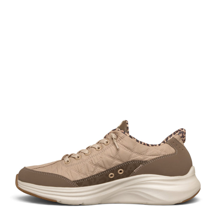 ada-shoes.ro Skechers Contour Foam slip-in sneakers in beige quilted material with leopard print accents