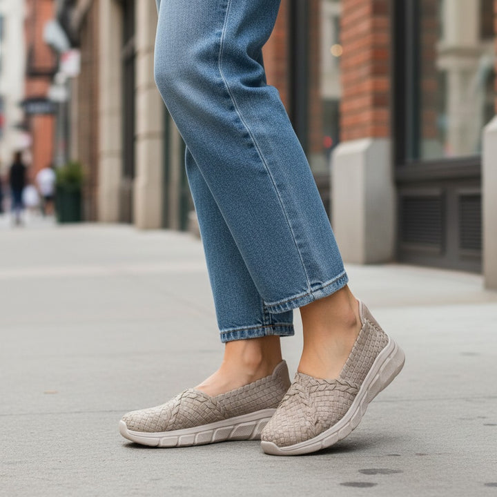 ada-shoes.ro beige woven Skechers Bobs B Flex slip-on sneakers with Memory Foam insole and flexible sole.