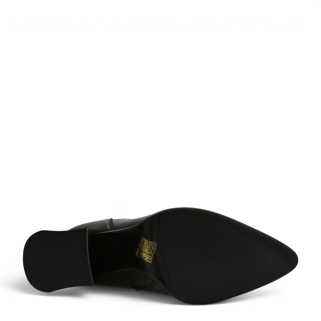 ada-shoes.ro Epica black leather boot showing the textured sole and stable block heel from a bottom view