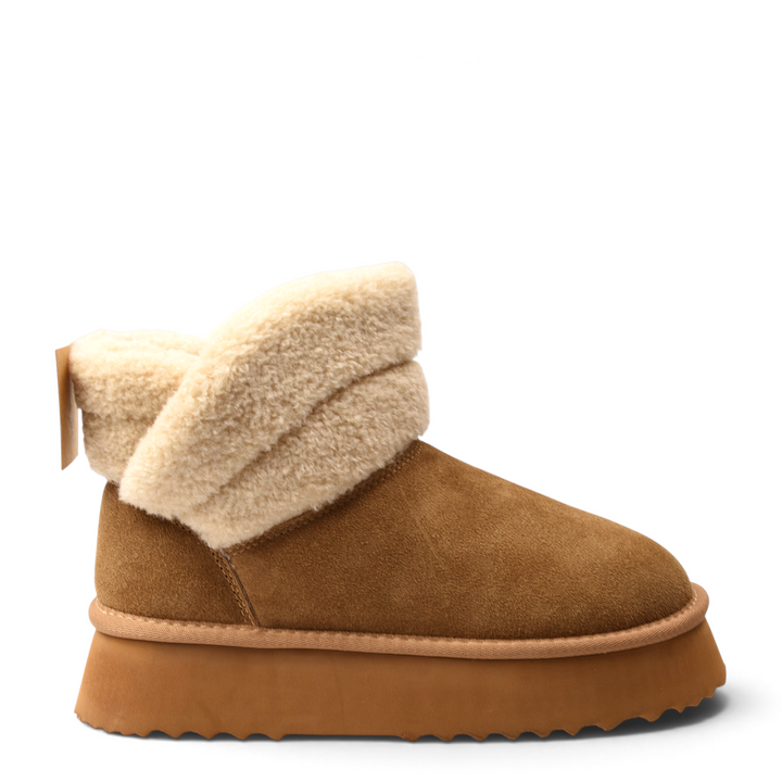 ada-shoes.ro Anna Viotti brown water-resistant suede ankle boots with a cozy faux-fur cuff and thick platform sole.