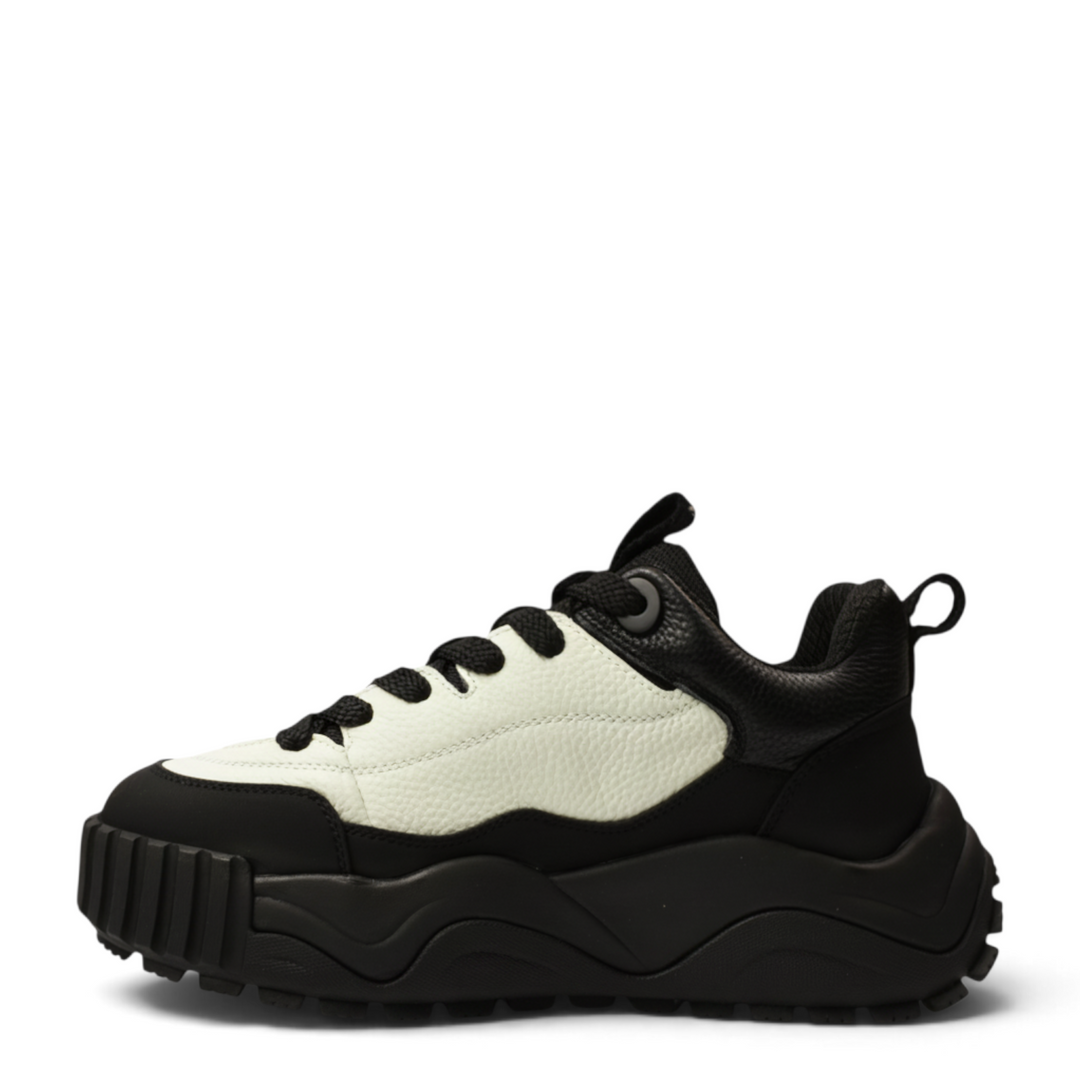 ada-shoes.ro Gryxx leather sneakers in black and white with a chunky platform sole and lace-up closure