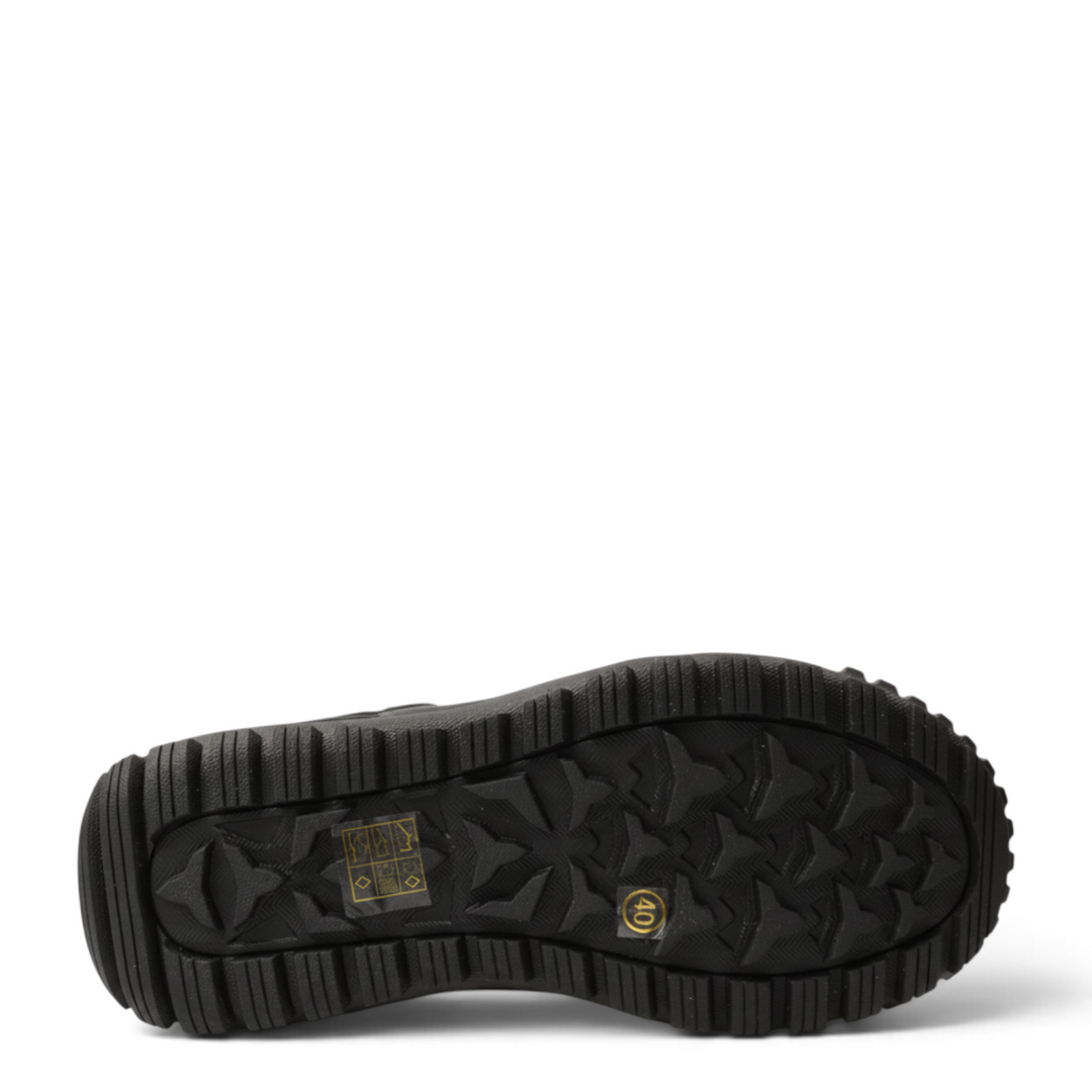 Black rubber lug sole of ada-shoes.ro Gryxx sneakers with deep tread pattern and size 40 label