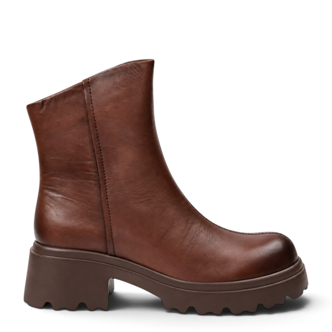 ada-shoes.ro brown leather casual ankle boots with a chunky lug sole and 4.5 cm block heel