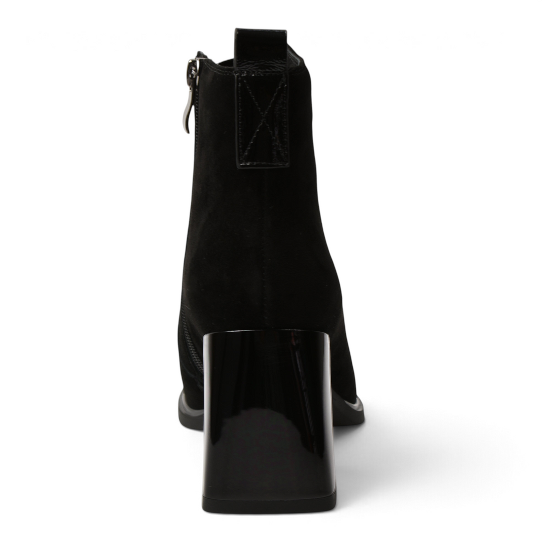 ada-shoes.ro black suede ankle boots with a chunky block heel, viewed from the back