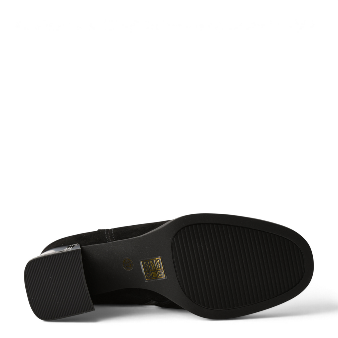 ada-shoes.ro Feeling black suede ankle boot showing the textured sole and stable block heel from below.