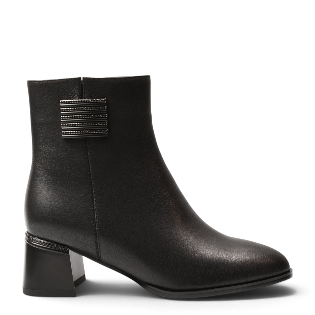 ada-shoes.ro black leather ankle boots with a decorative metallic side plate and a stable block heel.