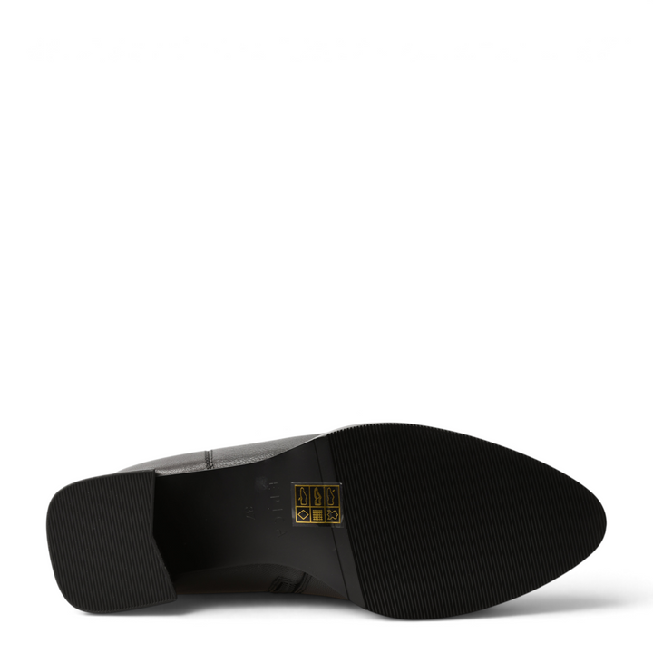 ada-shoes.ro Epica black leather boot sole with a stable block heel and textured grip for traction