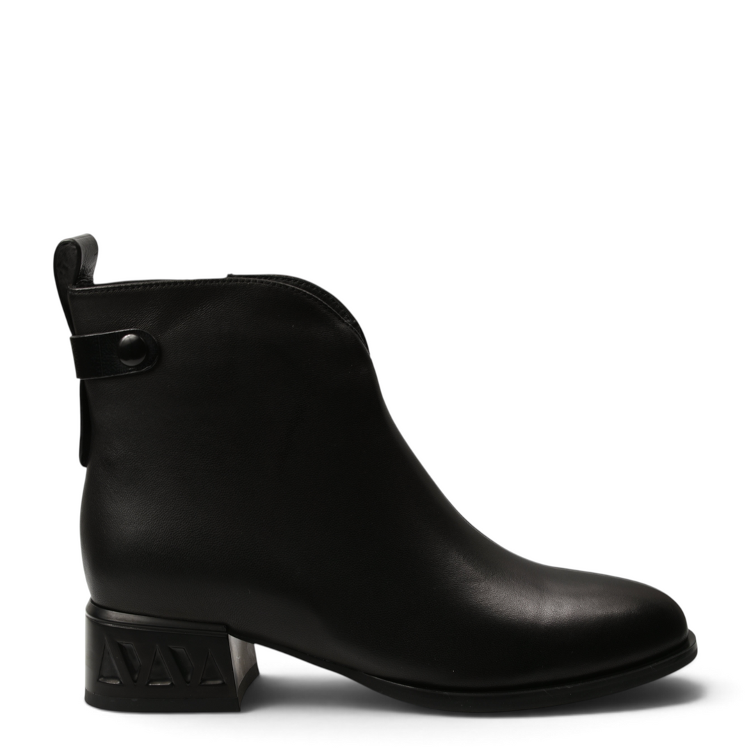 ada-shoes.ro black leather ankle boots with a V-cut top, decorative geometric heel, and side zipper closure.