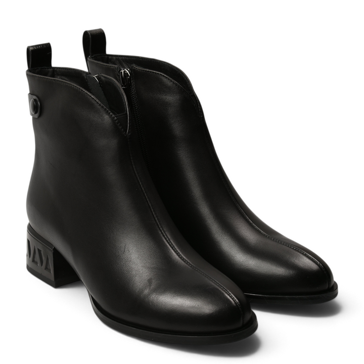 ada-shoes.ro black leather ankle boots with a V-cut top, central seam, and geometric block heel