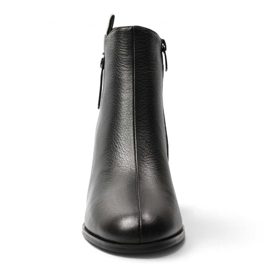 ada-shoes.ro Epica black leather ankle boots with a rounded toe and side zipper, front view