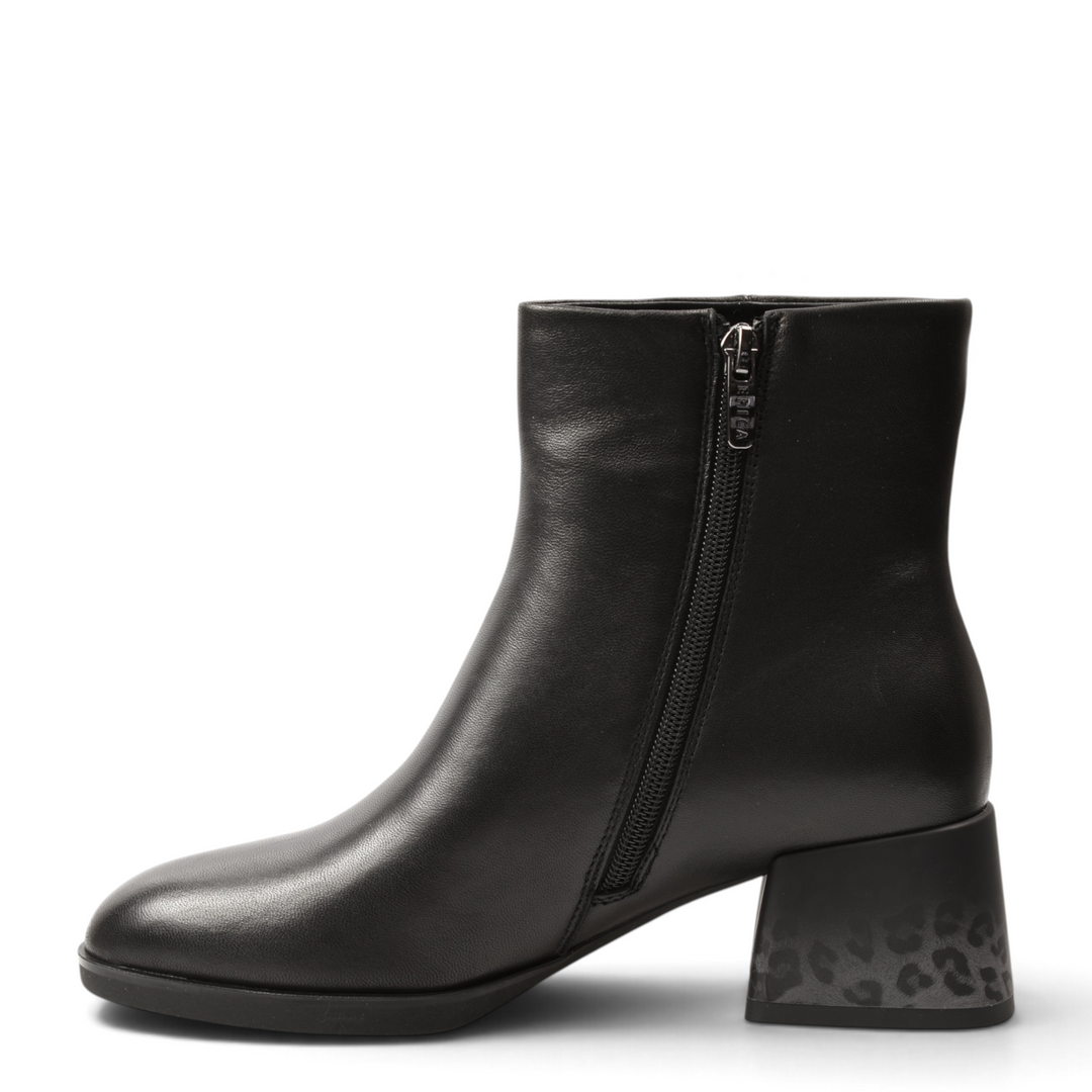 ada-shoes.ro black leather ankle boots with a block heel featuring a subtle leopard print detail and side zipper