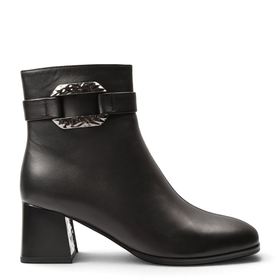 ada-shoes.ro Epica black leather ankle boots with a decorative silver buckle strap and a stable block heel
