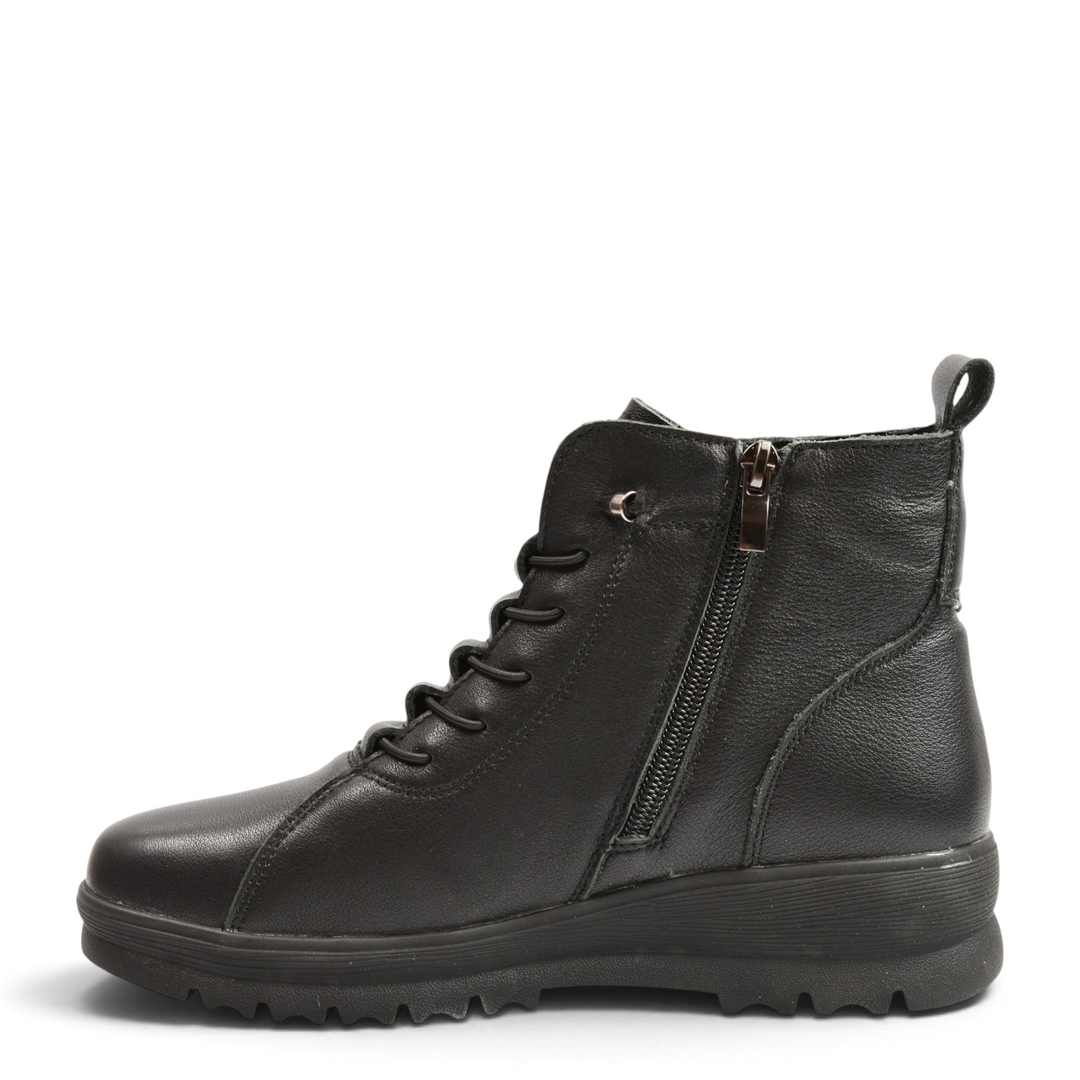 ada-shoes.ro black leather casual ankle boots with side zipper, quilted front detail, and rugged outdoor sole.