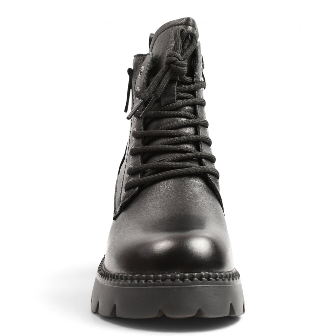 ada-shoes.ro black leather casual boots with quilted front detail, elastic laces, and chunky outdoor sole