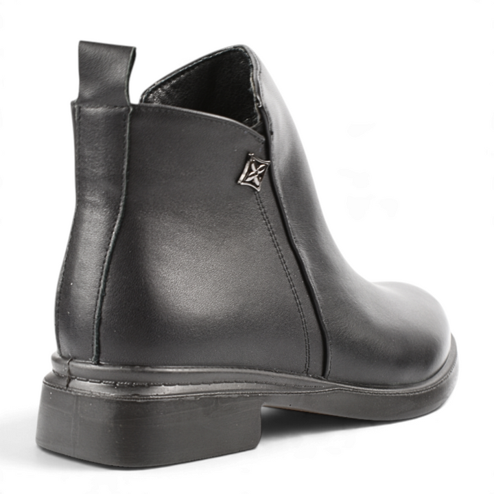 ada-shoes.ro Formazione black leather ankle boots with a low 3cm heel and side zipper closure