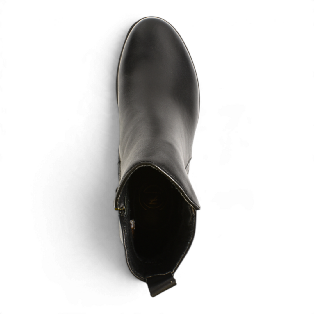 ada-shoes.ro Formazione black leather ankle boots with side zipper and 3 cm heel, top view