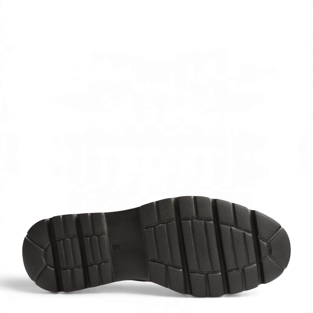 Black chunky rubber sole of an Otter men&
