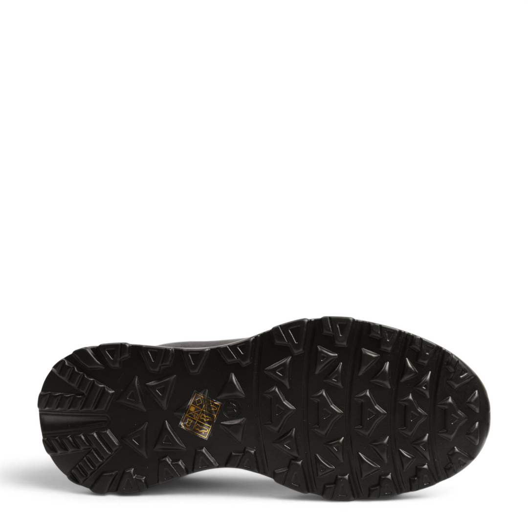 ada-shoes.ro black trekking boot sole with deep tread pattern for superior grip and shock absorption