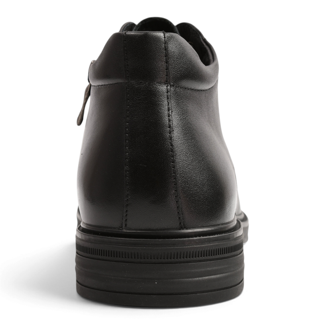 Back view of black leather Otter men&