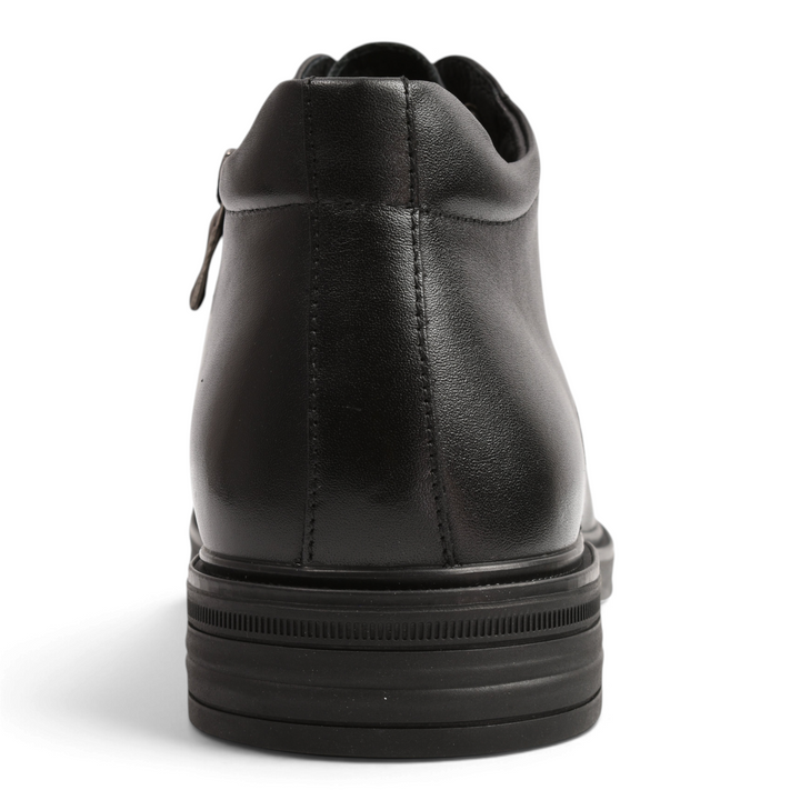 Back view of black leather Otter men&