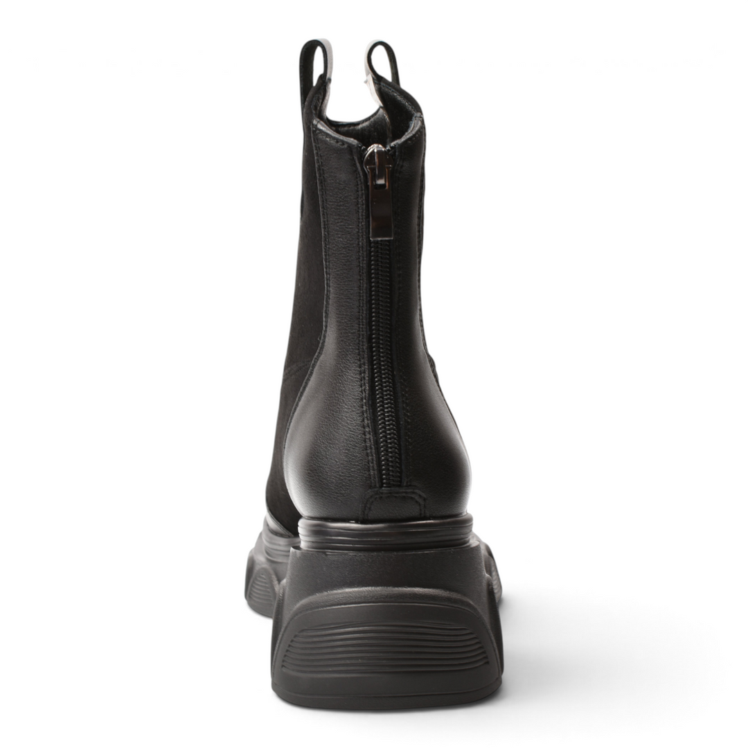Back view of ada-shoes.ro black casual boots featuring a chunky sole and rear zipper closure.