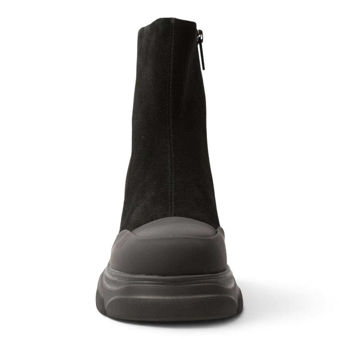 ada-shoes.ro black suede ankle boots with chunky platform sole and rubberized toe cap, front view