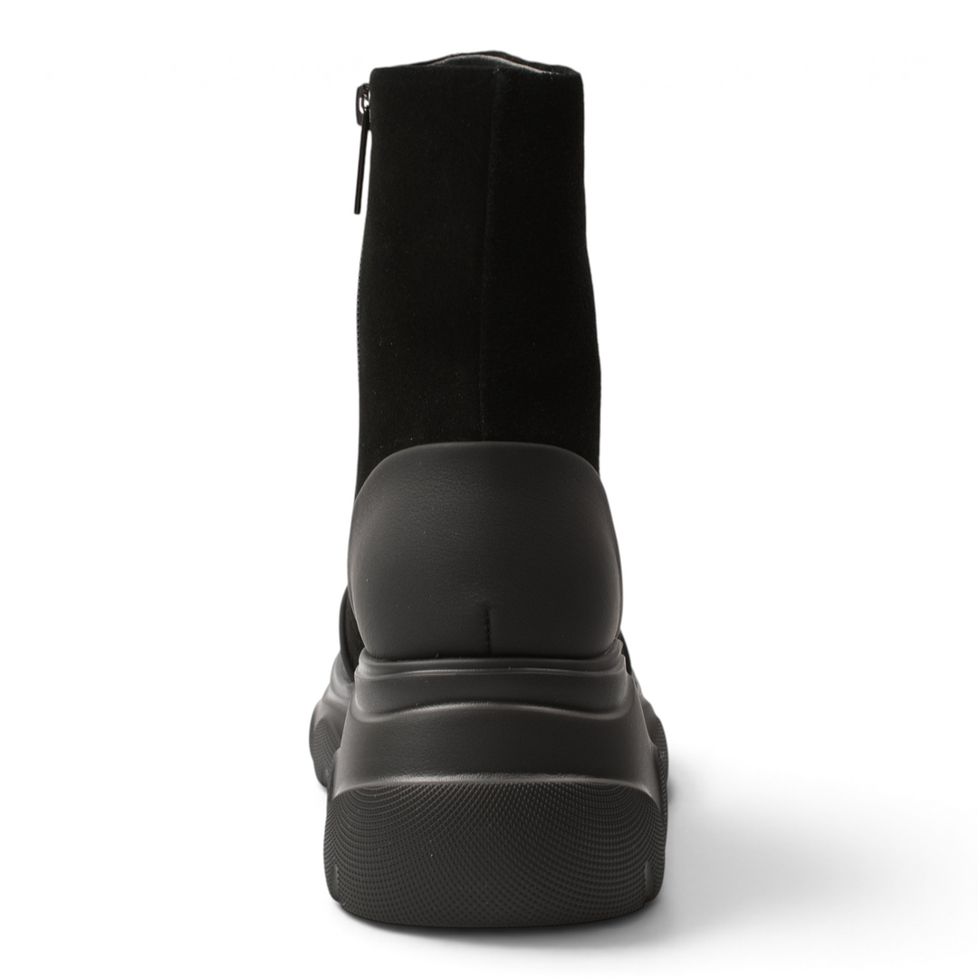 ada-shoes.ro black suede ankle boots with a chunky platform sole and smooth heel reinforcement, rear view