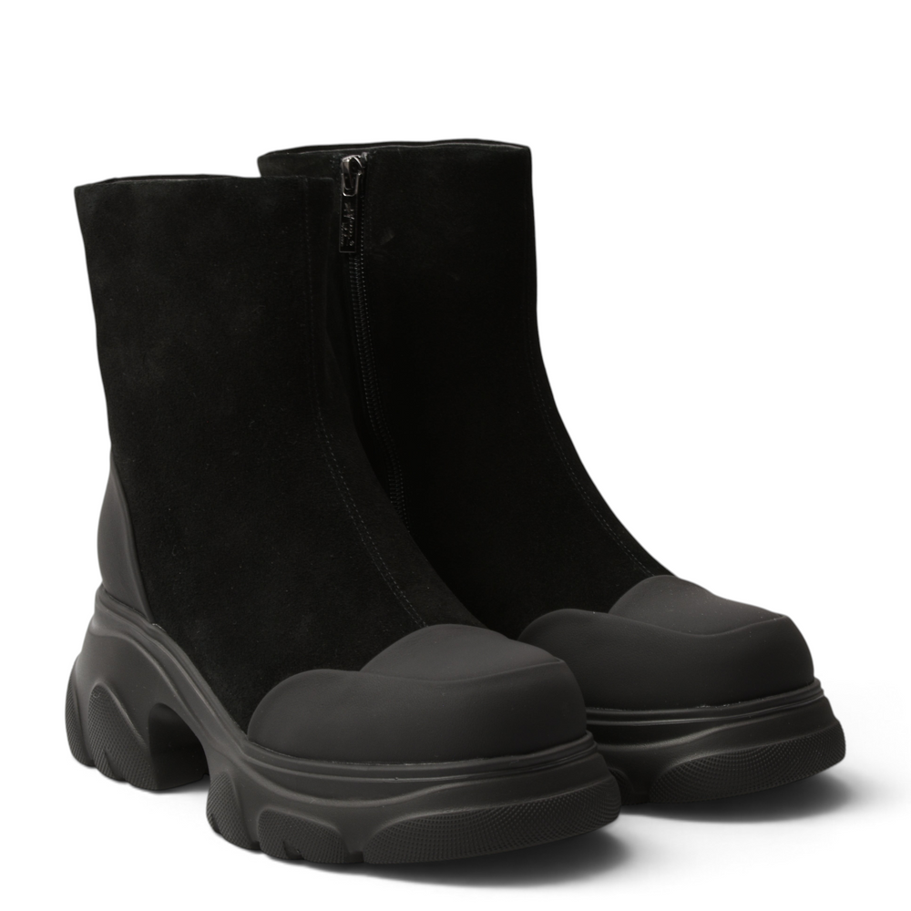 ada-shoes.ro black suede ankle boots with chunky platform soles and protective rubber toe caps for a modern urban look