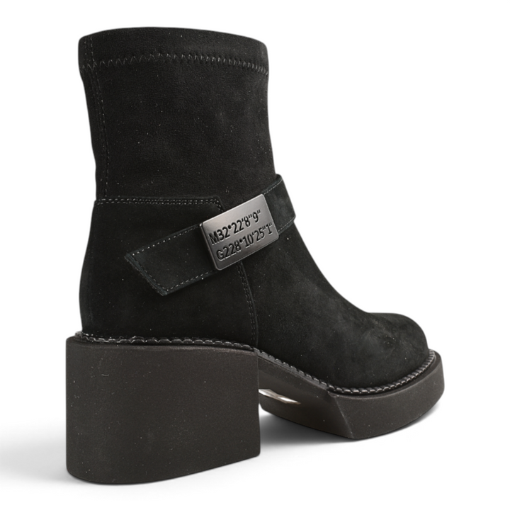 ada-shoes.ro Feeling black suede ankle boots with a chunky block heel and decorative metal buckle detail