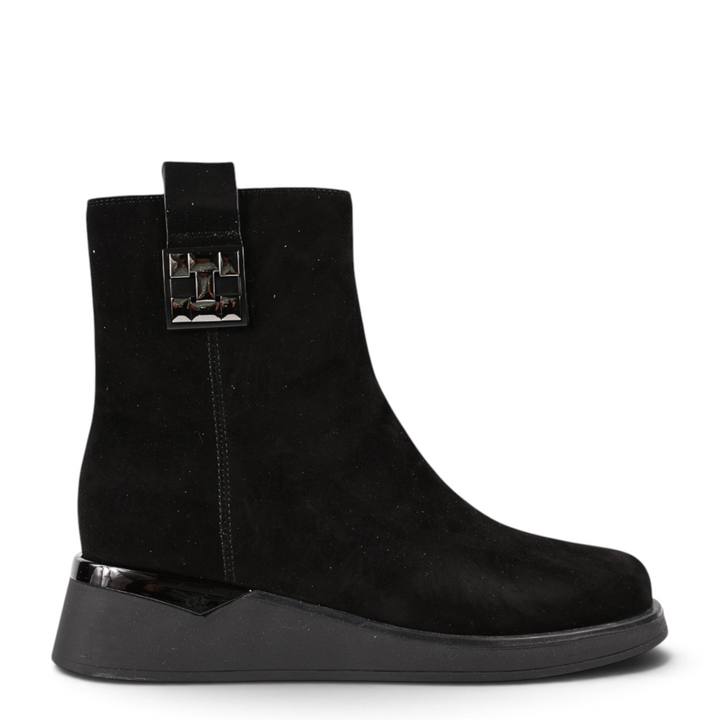 ada-shoes.ro FEELING black suede ankle boots with a decorative metallic buckle and a 3 cm wedge heel